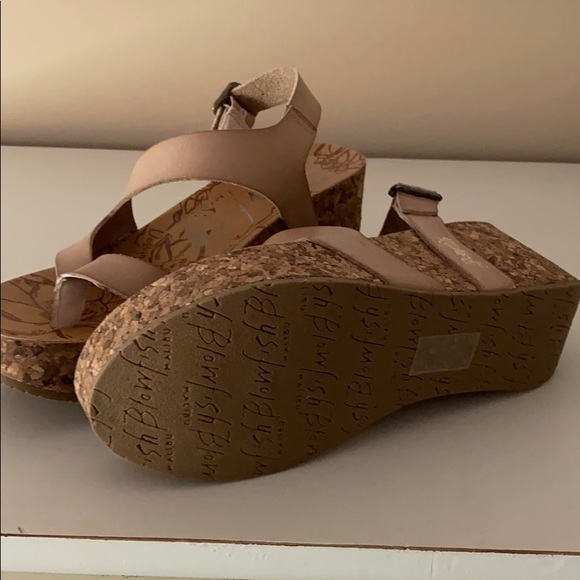 Blowfish wedged Sandal - Picture 3 of 5